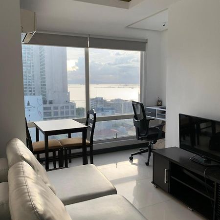 1 Bedroom With Balcony, Fully Furnished Overlooking Manila Bay At Birch Tower, Malate, Manila Esterno foto